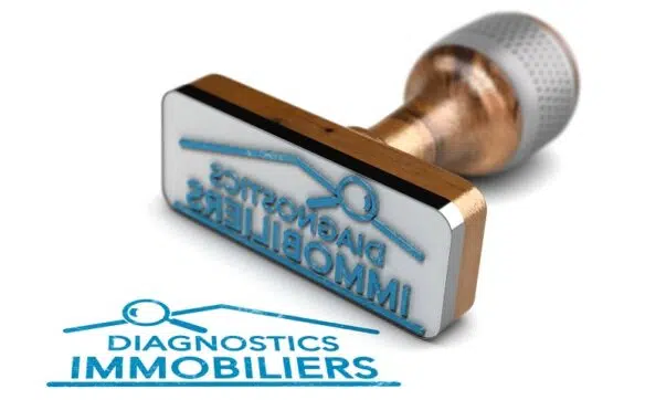 Tampon diagnostics immobiliers sur fond blanc