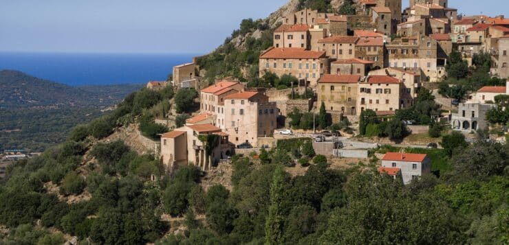 Investir dans l’immobilier neuf en Corse : les avantages et les opportunités